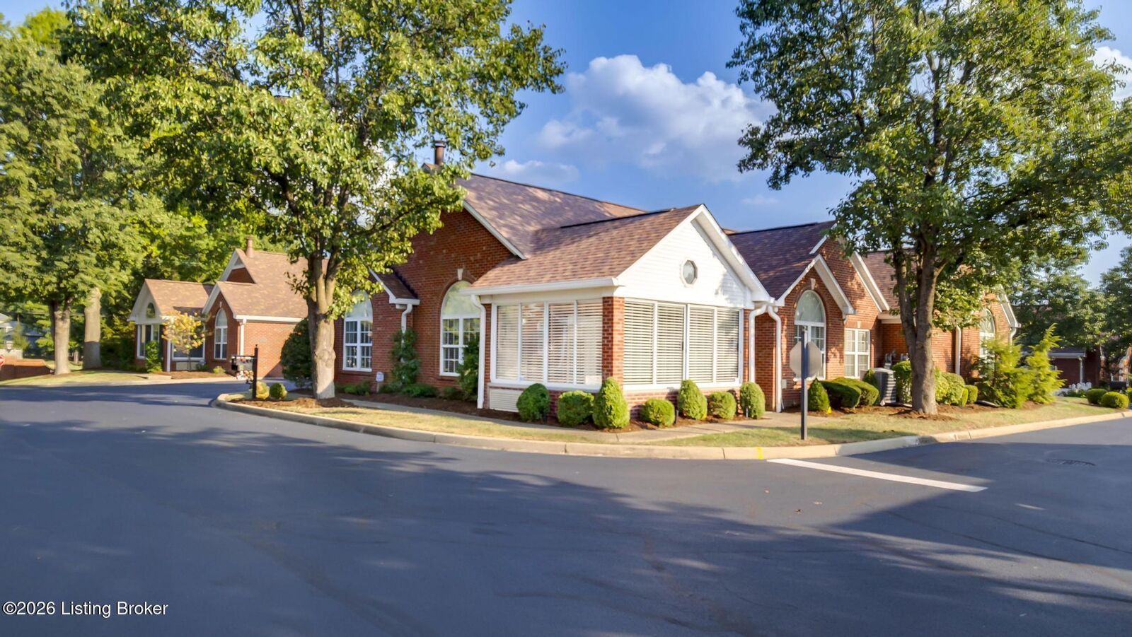Property Photo: 8228 St Andrews Village Dr KY 40241