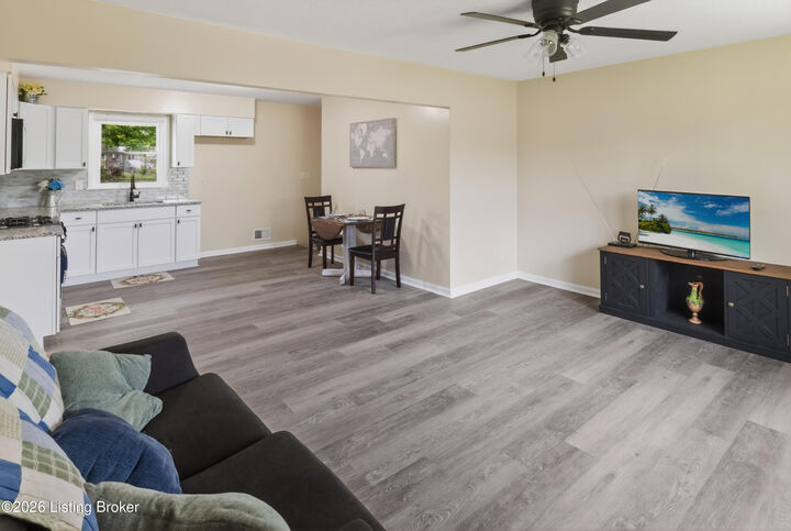 Property Photo:  11214 Deering Rd  KY 40272 