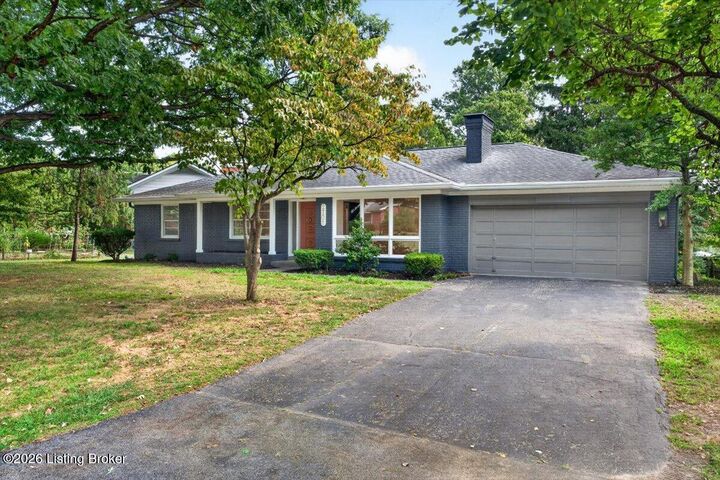 Property Photo: 2701 Lamont Rd KY 40205