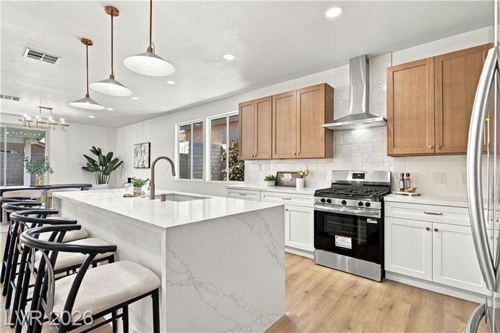 Property Photo: 8725 Butterchurn Avenue NV 89143