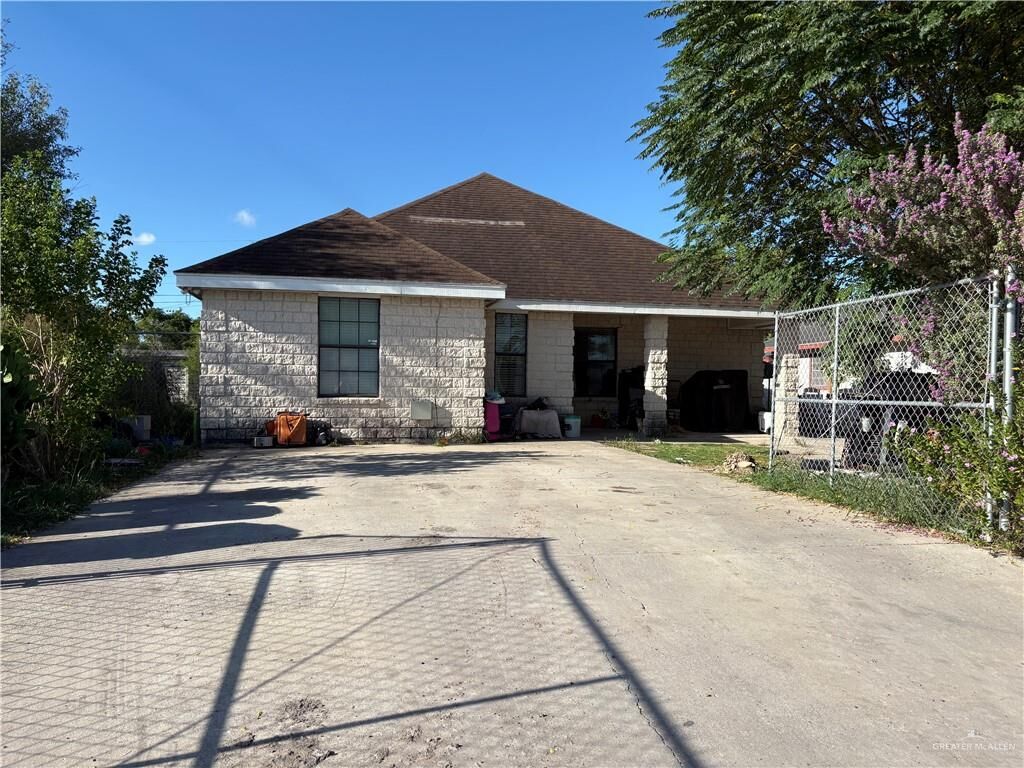 Property Photo:  886 W San Francisco Avenue W  TX 78580 
