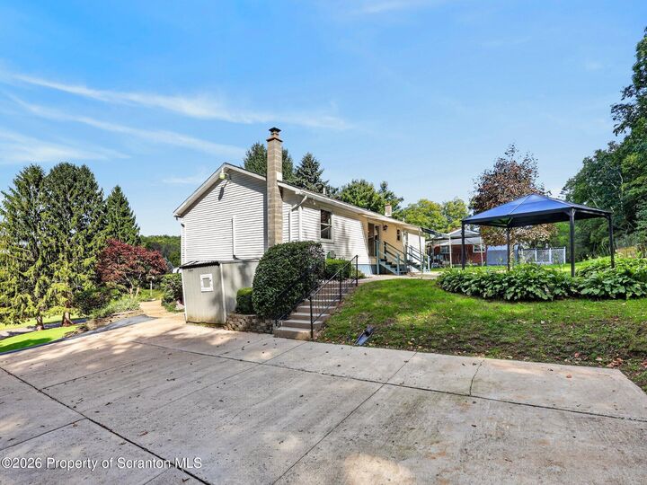 Property Photo:  548 Lockville Rd  PA 18643 