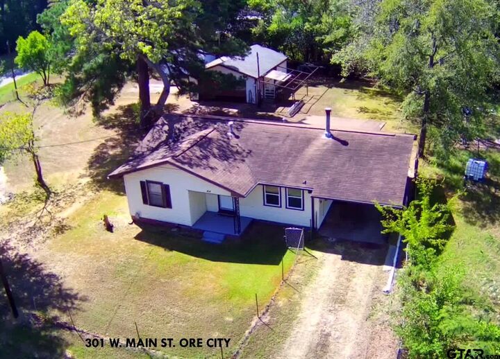 Property Photo:  301 W Main  TX 75683 