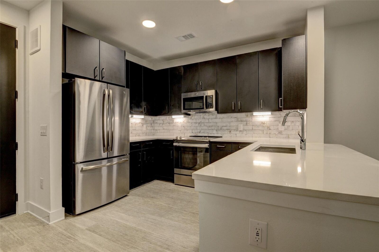 Property Photo: 6400 Washington Street Avenue 709 TX 77007