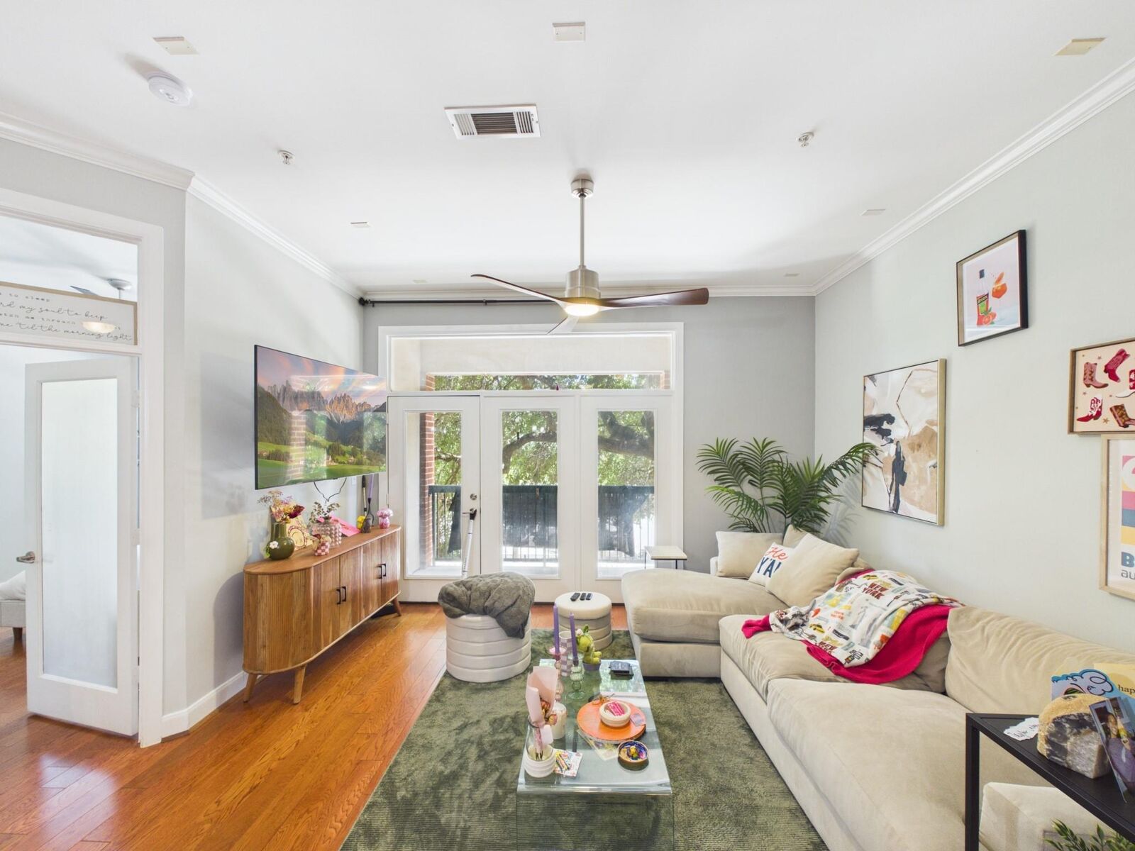 Property Photo: 300 St Joseph Parkway 114 TX 77002