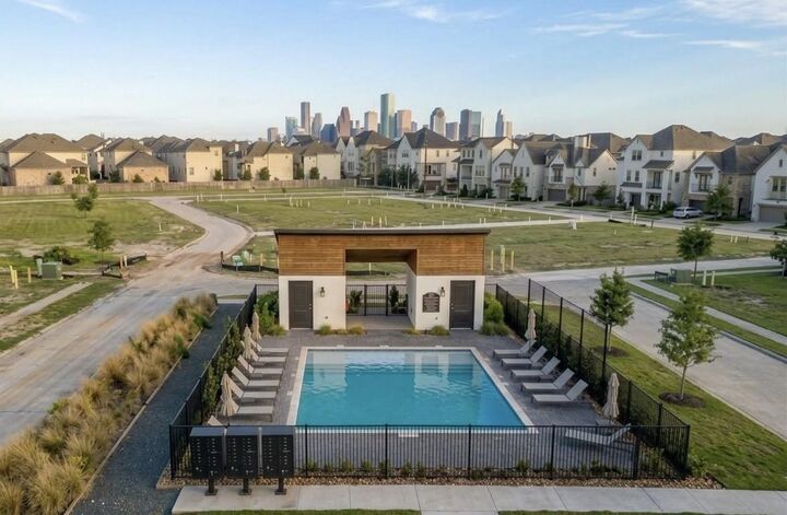 Property Photo: 5918 Cottage Grove Lake Street TX 77007