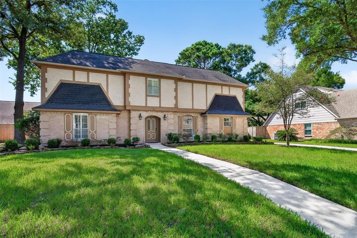 Property Photo: 20011 Pinehurst Bend Drive TX 77346