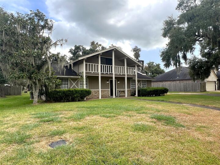 Property Photo: 2109 Riverside Drive TX 77486