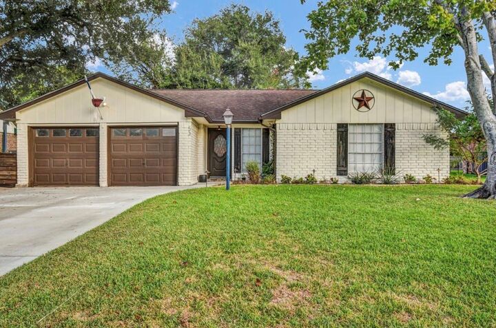 Property Photo:  53 Blue Bell Court  TX 77566 