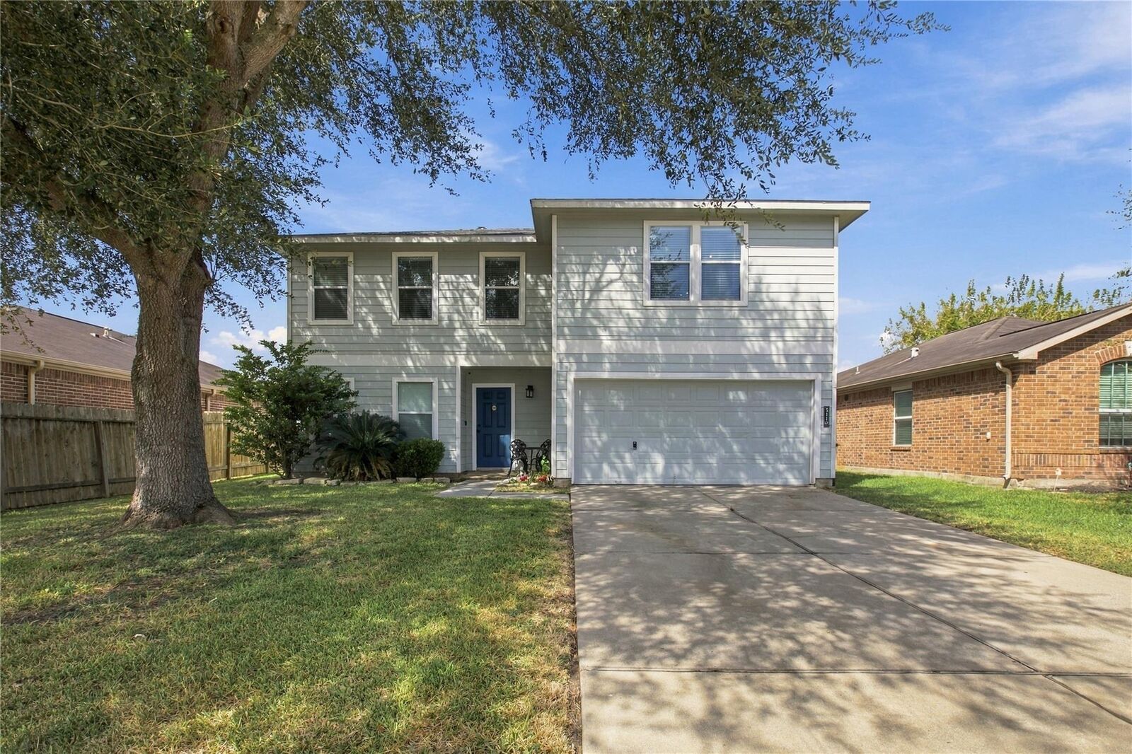 Property Photo: 5110 Oakbriar Lane TX 77469