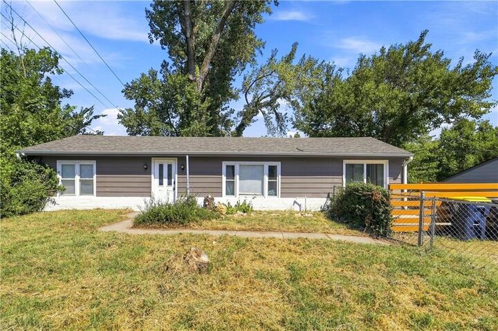 Property Photo:  8804 E 47th Street  MO 64129 
