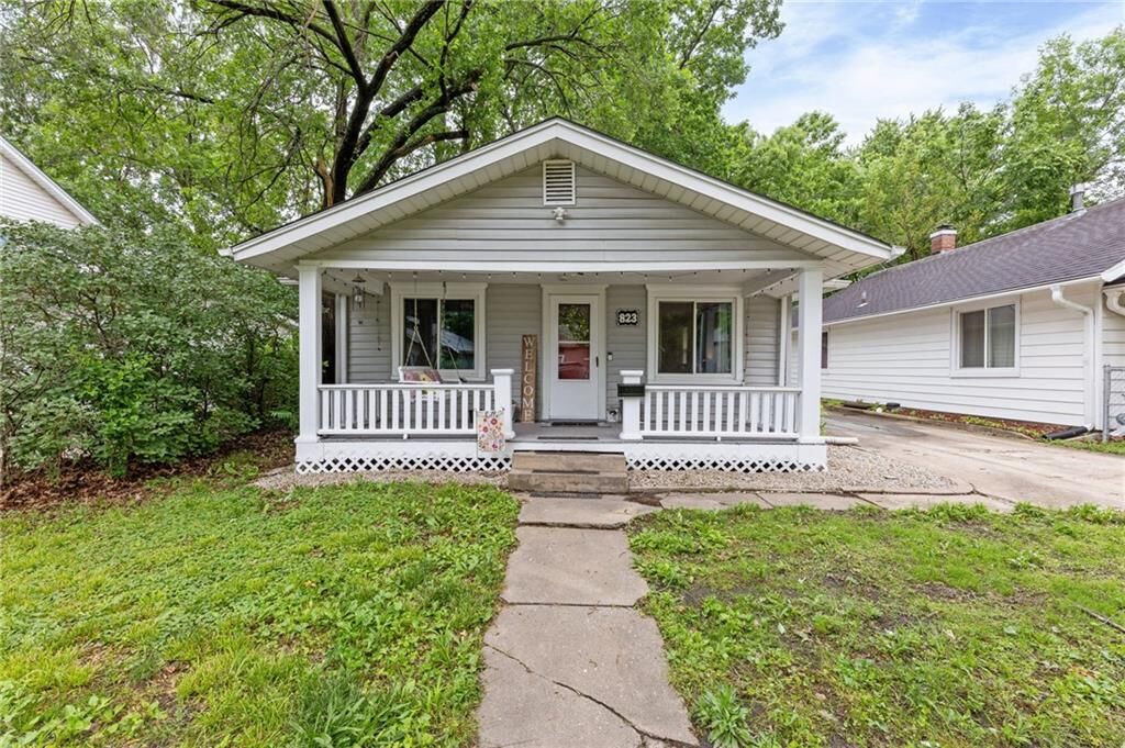 Property Photo:  823 S Hickory Street  KS 66067 