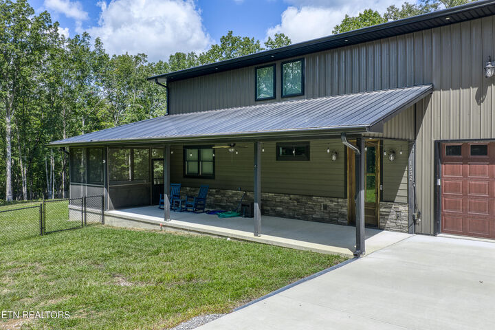 Property Photo: 1532 E Overlook Rd TN 38574