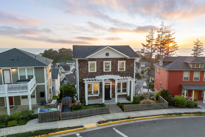Property Photo: 2533 SW Coral Avenue OR 97367