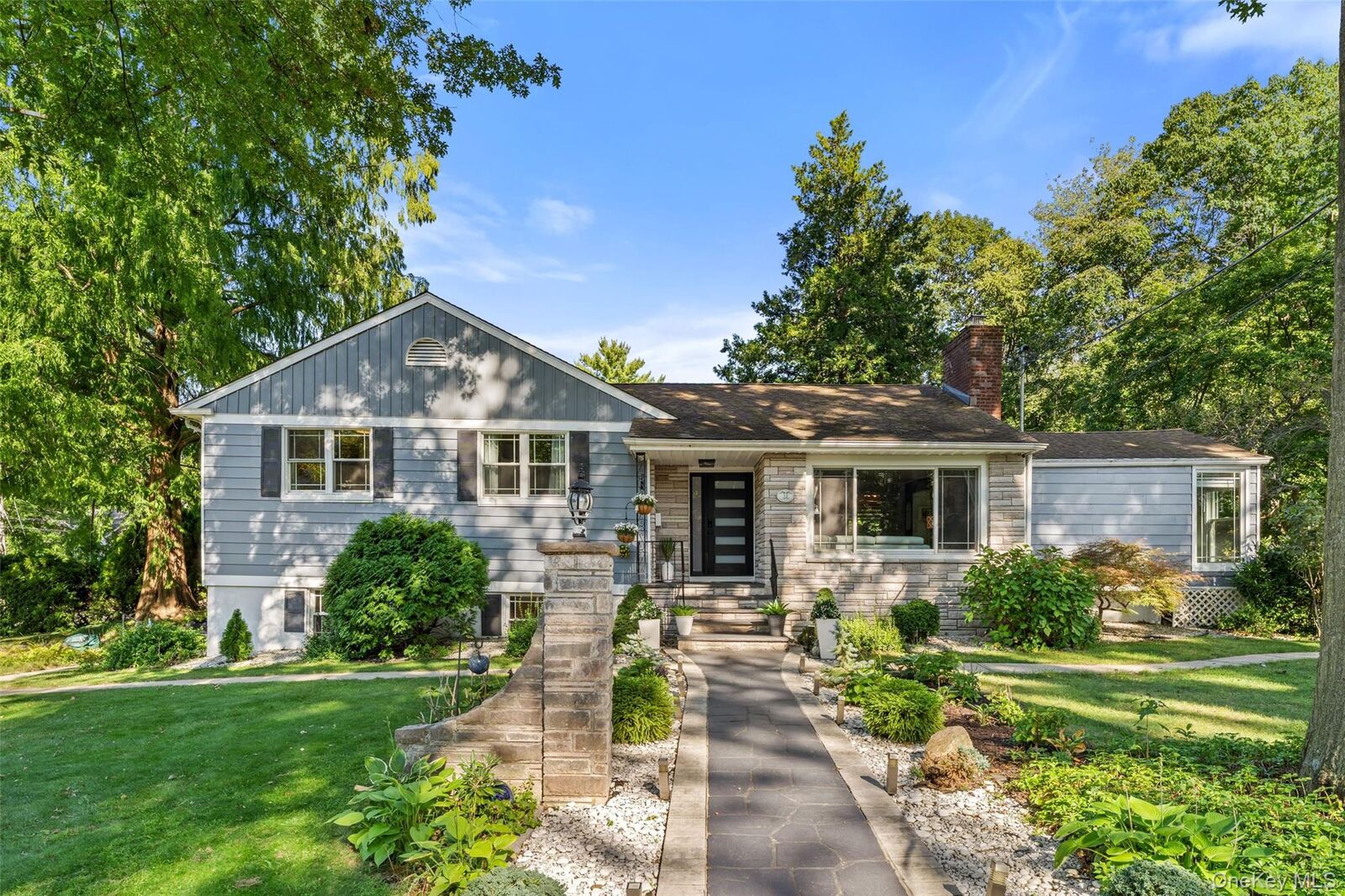 Property Photo:  12 Longspur Road  NY 10701 