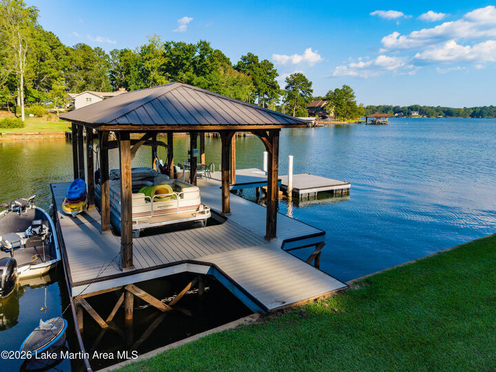 Property Photo:  847 Smith Mountain Dr  AL 36861 