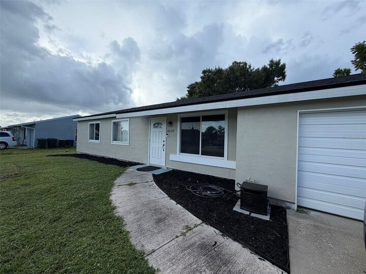 Property Photo: 8620 Alam Avenue FL 34287