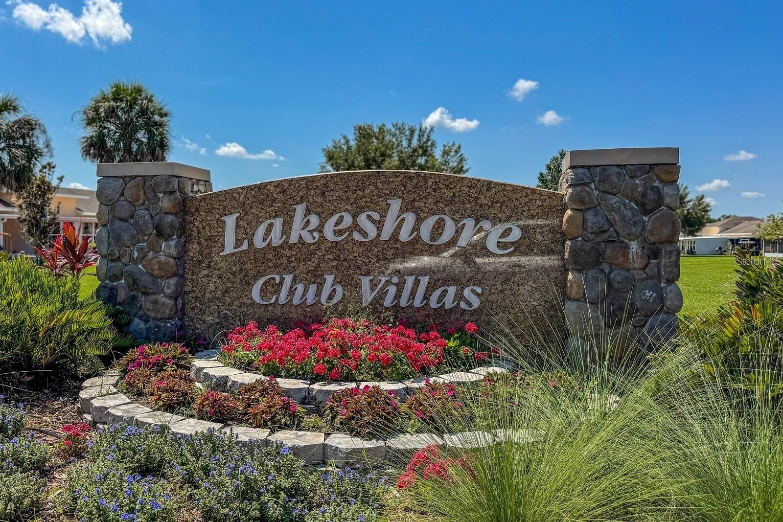 Property Photo:  2107 Club Circle  FL 33854 