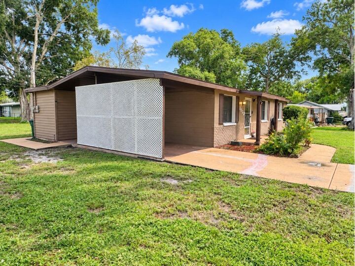 Property Photo:  3022 Venice Way  FL 33803 