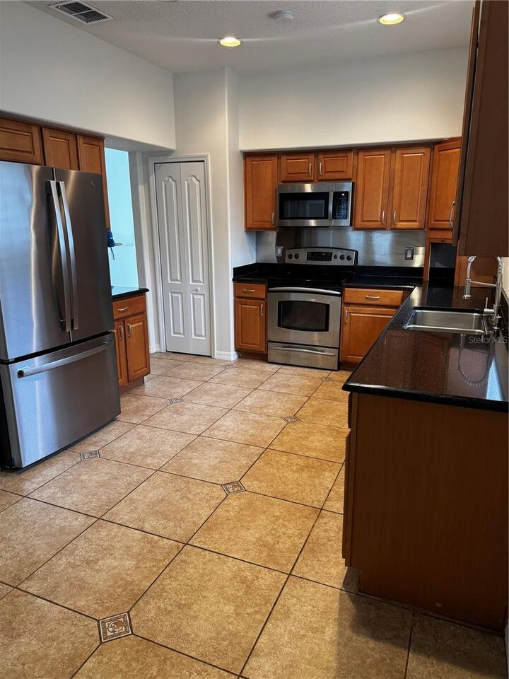 Property Photo: 2742 Dover Glen Circle FL 32828