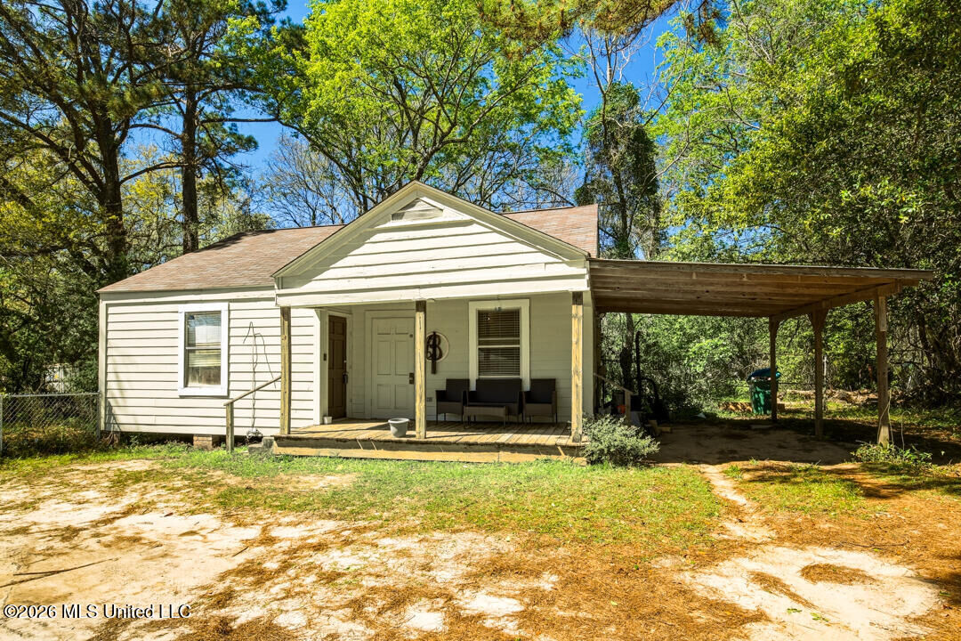 Property Photo:  420 Old Richton Road  MS 39465 