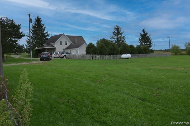 Property Photo:  6950 Todd Road  MI 48422 8601 