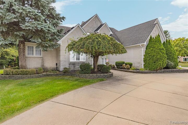 Property Photo: 4830 Homestead Drive MI 48314 1949