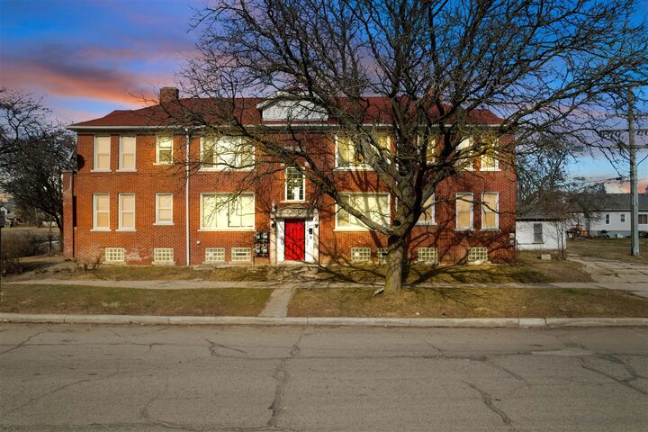 Property Photo: 5032 W Boston Boulevard Unit 5038 MI 48204-1436