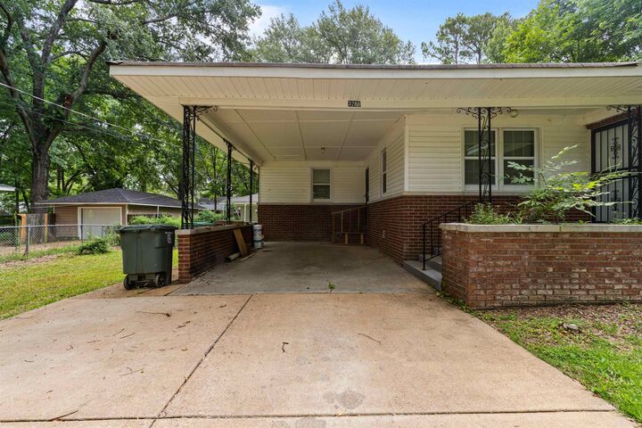 Property Photo: 3286 Dogwood Ln TN 38116