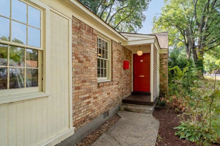 Property Photo: 26 N Alicia Dr TN 38112