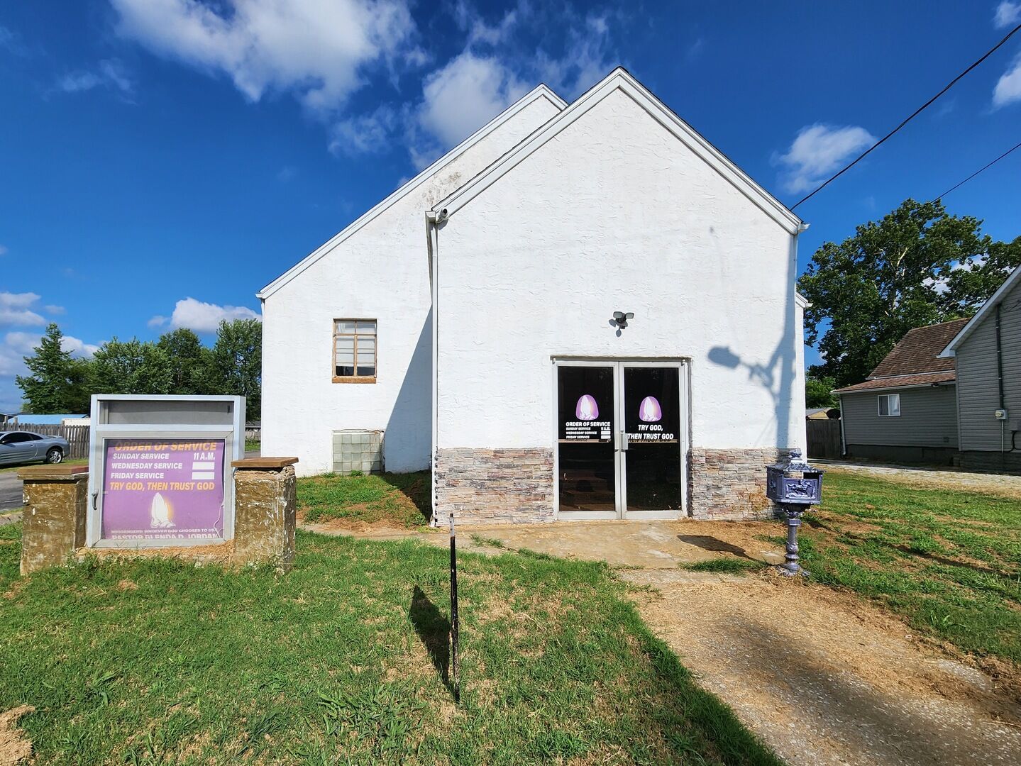 Property Photo:  409 S Hill Street  IL 62959 