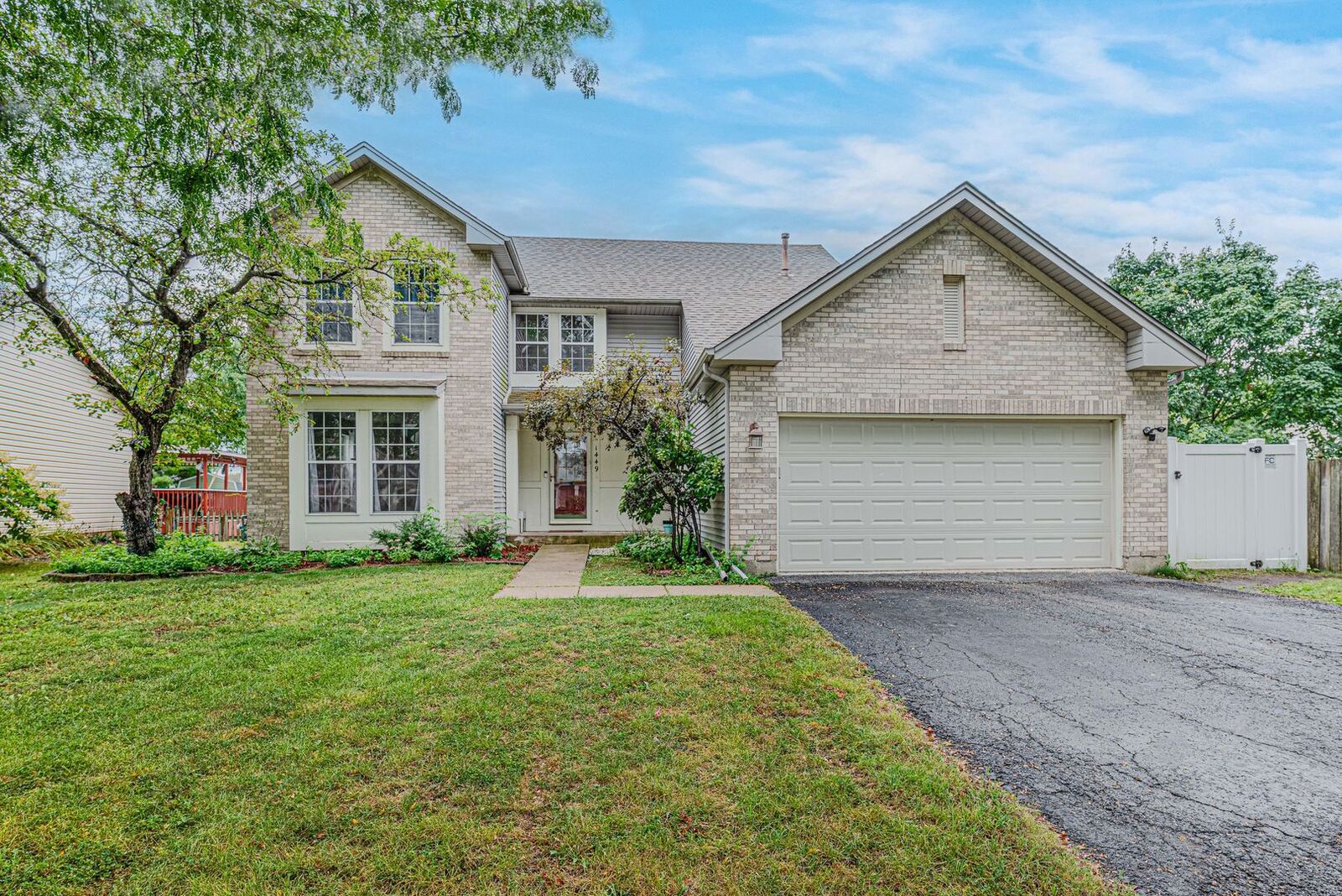 Property Photo: 1449 Eliot Trail IL 60120