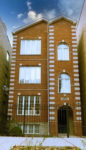 Property Photo:  1442 W Chestnut Street G  IL 60642 