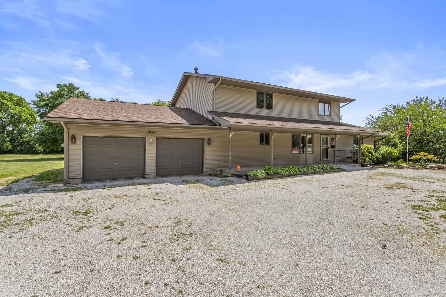 Property Photo: 403 Woodworth Drive IL 61880