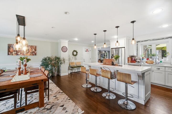 Property Photo:  1006 W Frontenac Drive  IL 60004 