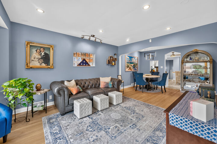 Property Photo:  3406 N Oleander Avenue  IL 60634 