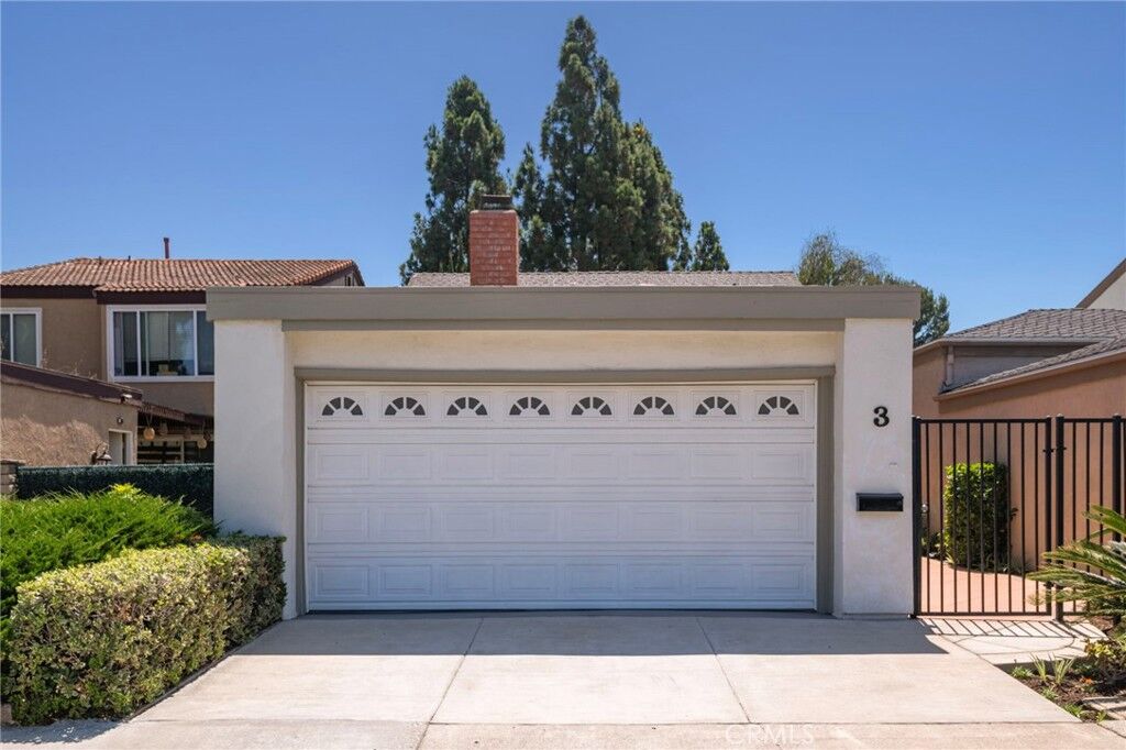 Property Photo:  3 Willow Tree Lane  CA 92612 