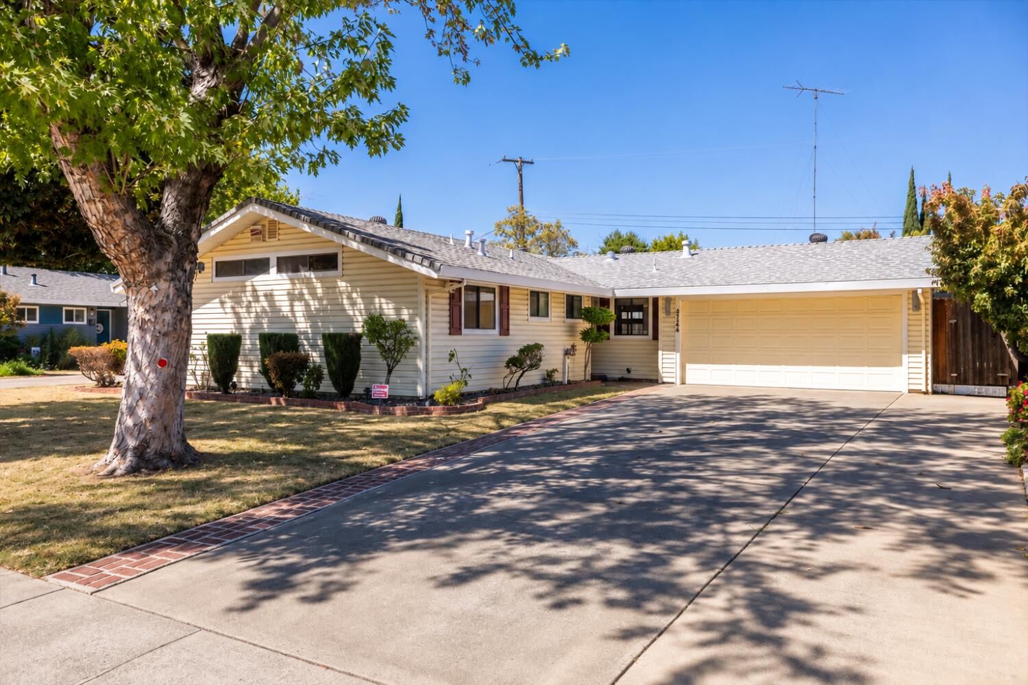 Property Photo:  2744 Los Amigos Drive  CA 95670 