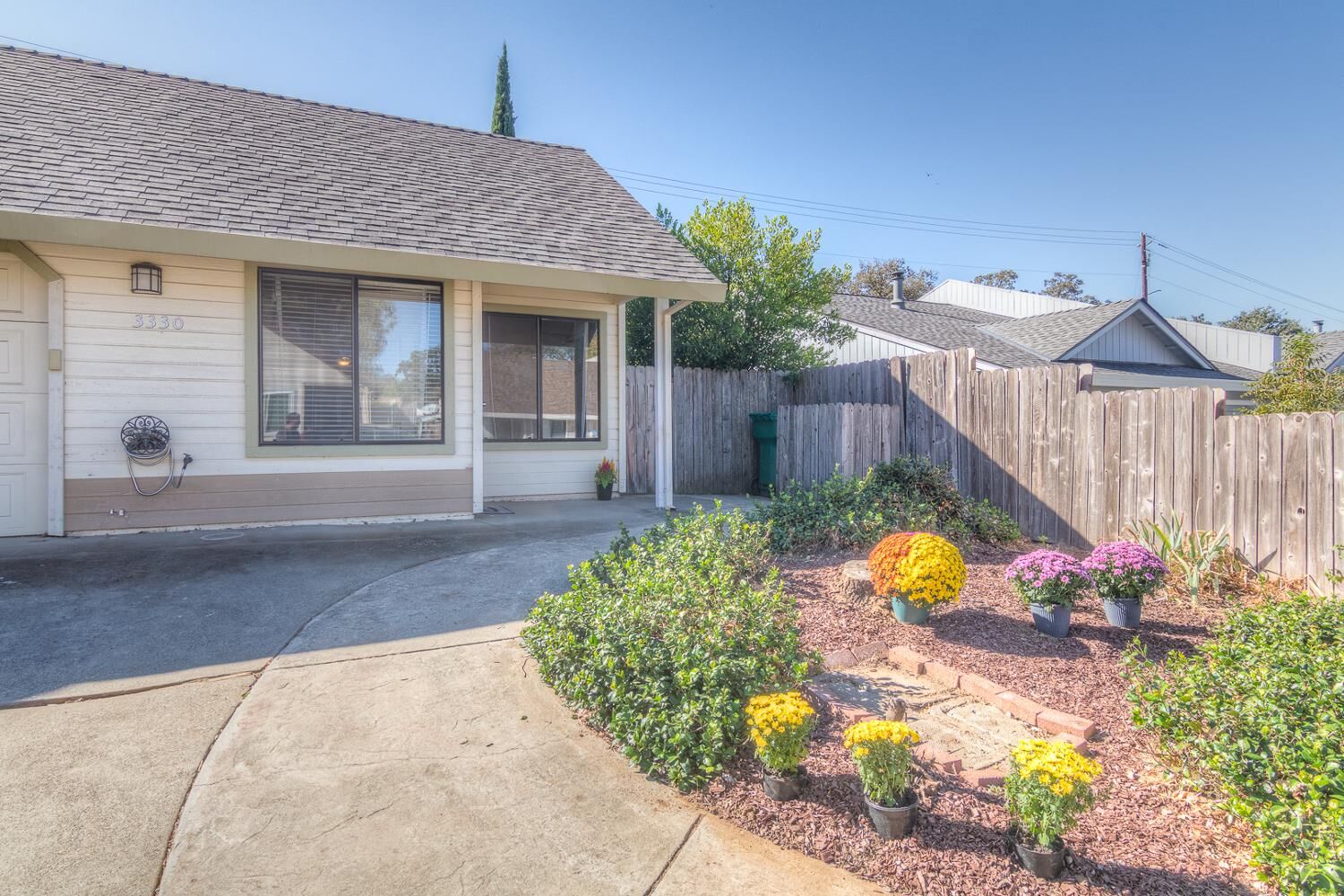 Property Photo: 3330 Meadow Court CA 95672