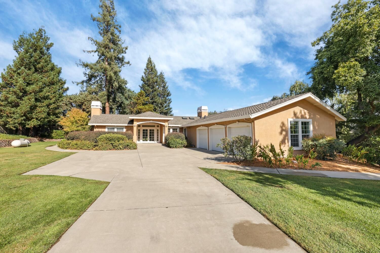 Property Photo: 10009 Country Oak Court CA 95361