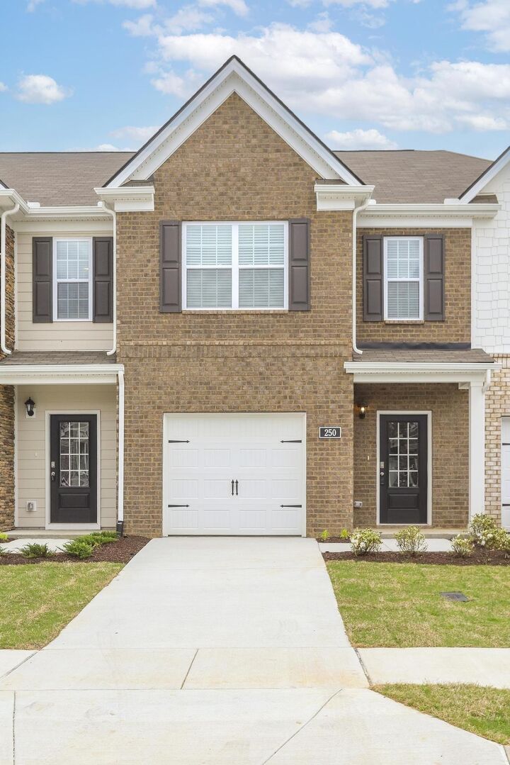 Property Photo:  250 Hazel Ln  TN 37087 