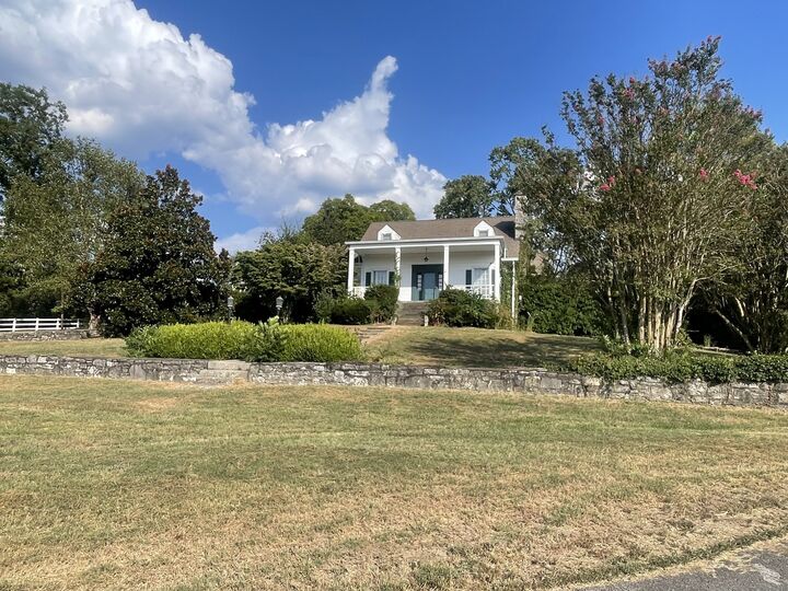 Property Photo: 1422 Globe Rd TN 37091