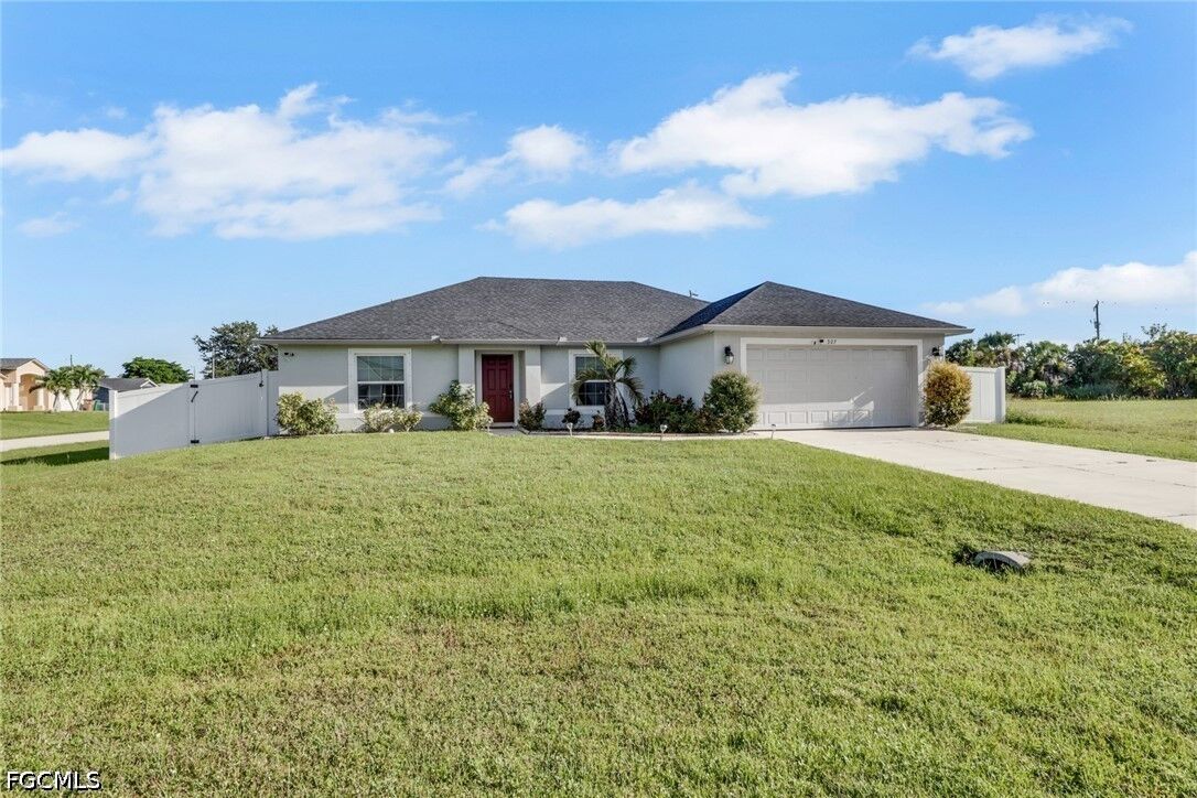 Property Photo: 327 SW 31st Street FL 33914