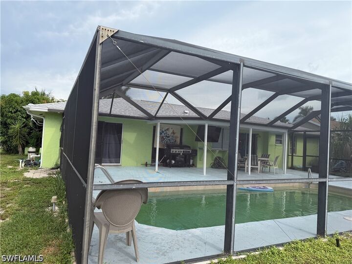 Property Photo: 340 Regatta Street FL 34145
