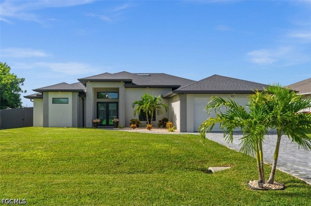 Property Photo: 322 NW 5th Street FL 33993