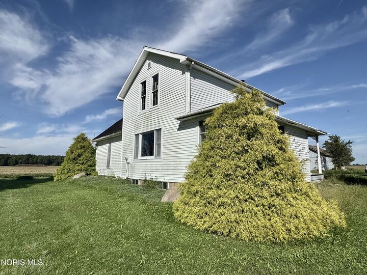 Property Photo: 10140 Co. Rd. 17 OH 43570
