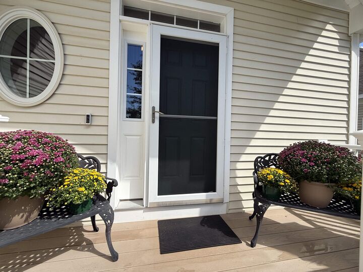Property Photo:  5 Metea Lane  NH 03110 