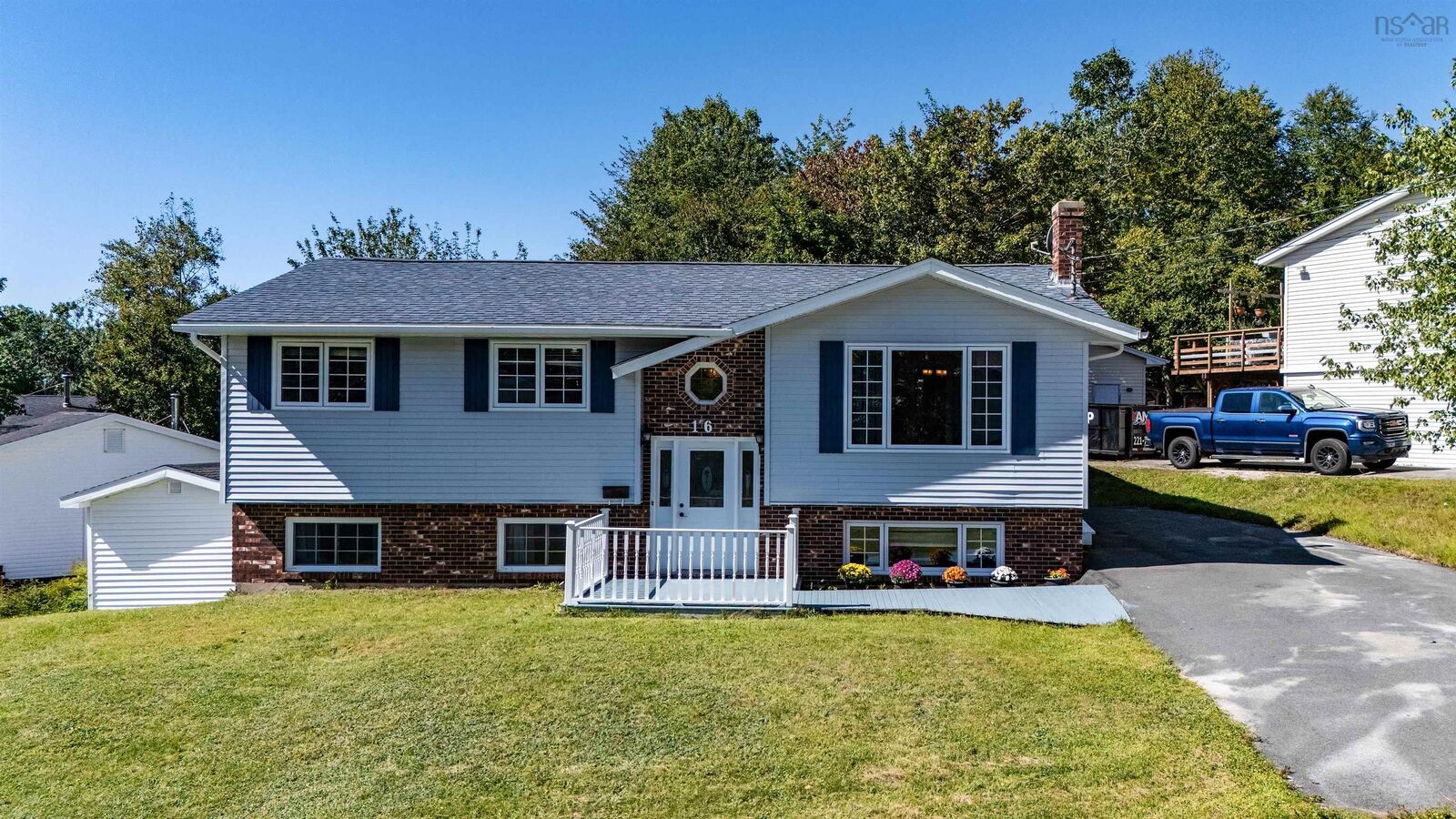 Property Photo:  16 Rothsay Court  NS B4C 3W6 