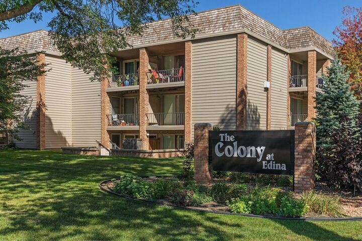 Property Photo:  6423 Colony Way 1B  MN 55435 