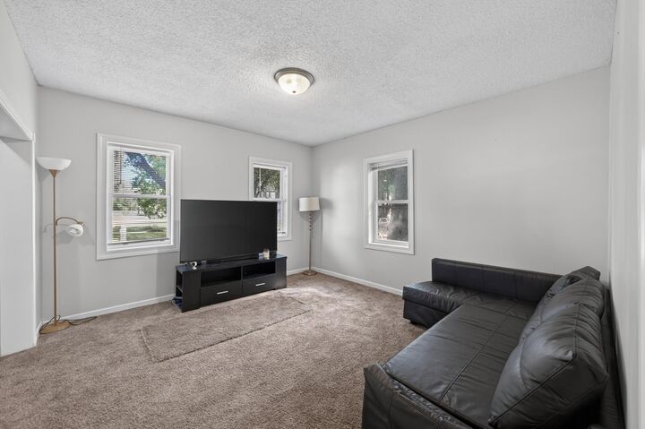 Property Photo: 1076 Ross Avenue MN 55106